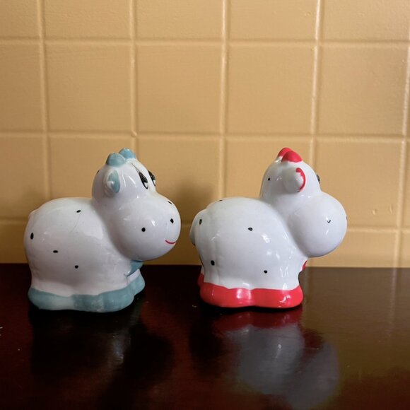 Adorable Vintage Colourful Cows Salt & Pepper Shakers - Picture 5 of 7